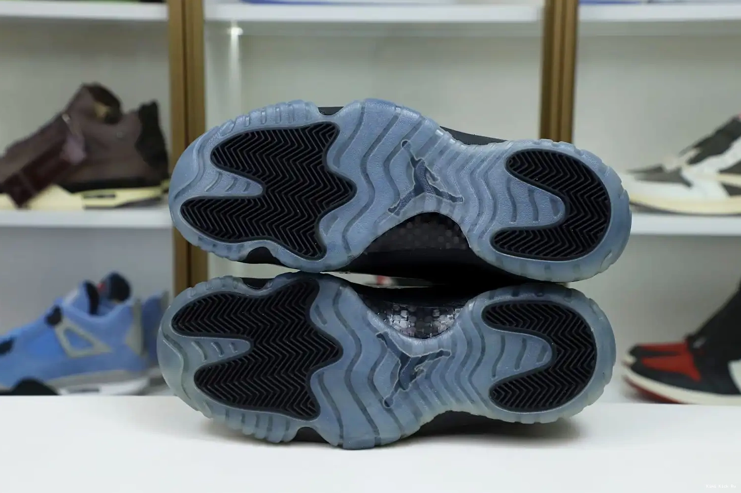 JORDAN 'CAP 11 RETRO Kimikick AND AIR GOWN' 0611